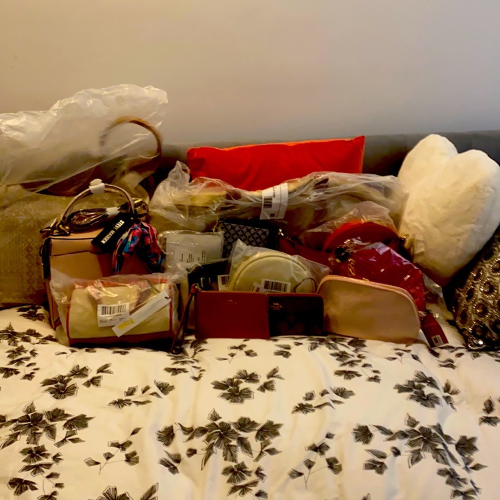 14 Brand New Bags Showing (Preview)